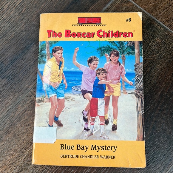 The Boxcar Children Blue Bay Mystery 6 - Picture 2 of 12